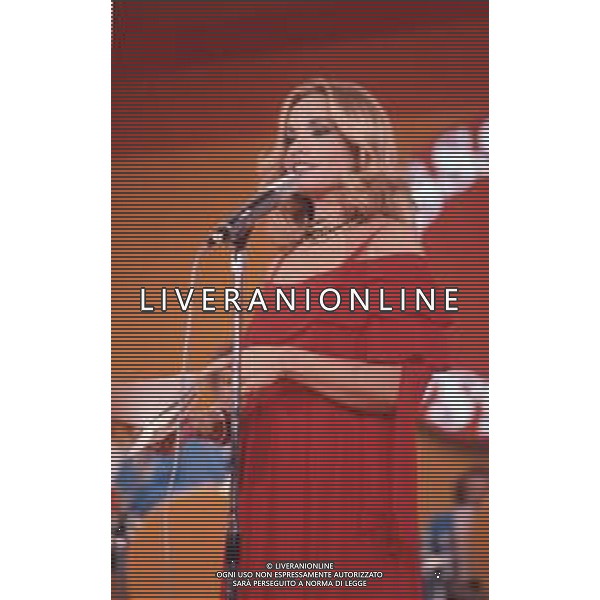DIAP-RETROSPETTIVA MARIA GIOAVANNA ELMI PRESENTATRCE TELEVISIVA NELLA FOTO MARIA GIOVANNA ELMI NELL\'ANNO 1977 AL FESTIVAL DI SANREMO AG ALDO LIVERANI SAS