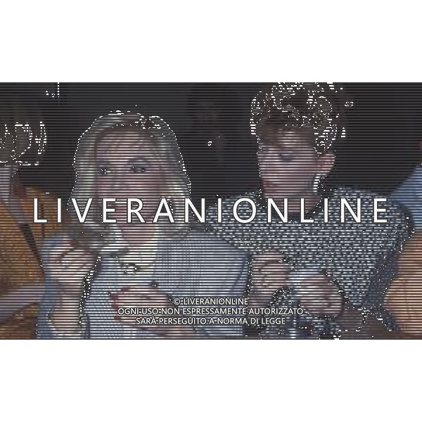 DIAP-RETROSPETTIVA MARIA GIOVANNA ELMI PRESENTATRICE TELEVISIVA NELLA FOTO MARIA GIOVANNA ELMI A ROMA NELL\'ANNO 1987 CON ENRICA BONACCORTI FOTO EDGARDO DELLA SCORCIOSA-AG ALDO LIVERANI SAS 
