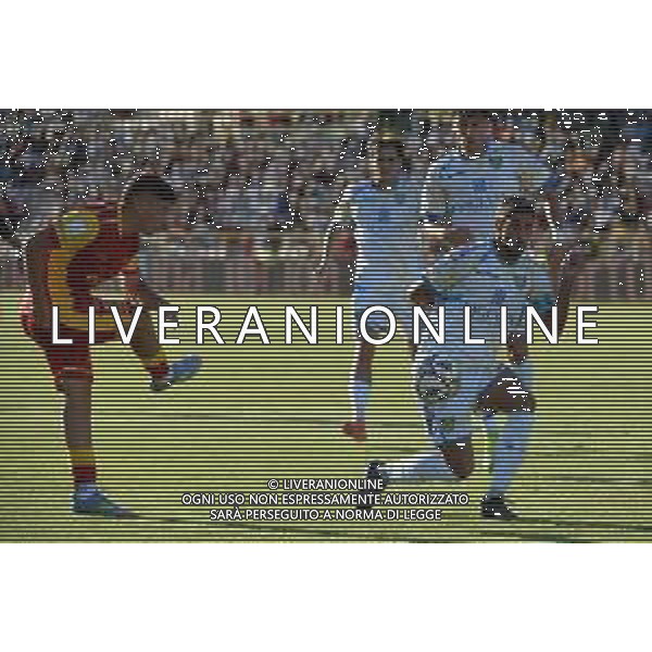 13-09-2025 Serie B 2025/2026 Catanzaro vs Carrarese Stadio Nicola Ceravolo Nella foto: Fabio Rispoli contrastato da Marco Imperiale Foto Andrea Rosito - Agenzia Liverani