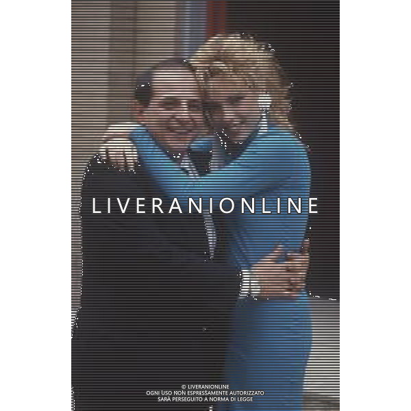 DIAP-RETROSPETTIVA GIANCARLO MAGALLI AUTORE TELEVISIVO E CONDUTTORE TELEVISIVO NELLA FOTO GIANCARLO MAGALLI CON MARIA LAURA BACCARINI A ROMA NELL\'ANNO 1986 FOTO EDGARDO DELLA SCORCIOSA-AG ALDO LIVERANI SAS
