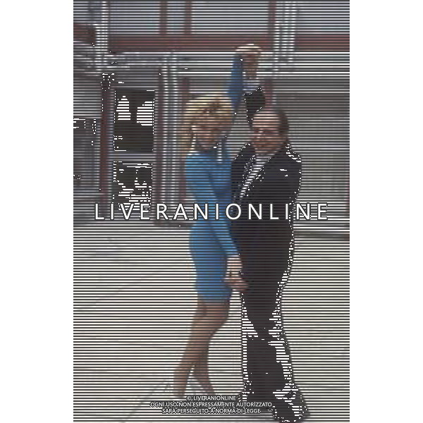 DIAP-RETROSPETTIVA GIANCARLO MAGALLI AUTORE TELEVISIVO E CONDUTTORE TELEVISIVO NELLA FOTO GIANCARLO MAGALLI CON MARIA LAURA BACCARINI A ROMA NELL\'ANNO 1986 FOTO EDGARDO DELLA SCORCIOSA-AG ALDO LIVERANI SAS