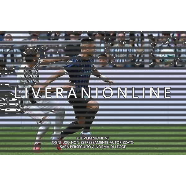 TVPG Juventus FC vs FC Inter nella foto Lautaro Martinez (Fc Inter) in contrasto con Manuel Locatelli (Juventus FC) 13-09-2025 Allianz Stadium, Torino (ITA) - Terza Giornata Serie A EniLive 2025/26 ©TVPG Pasquale Golia - AGENZIA ALDO LIVERANI SAS ©TVPG Pasquale Golia - AGENZIA ALDO LIVERANI SAS