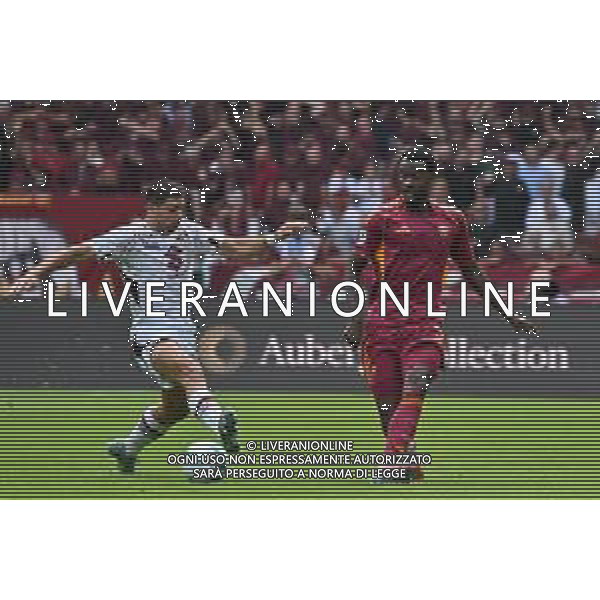 Serie A Enilive 2025/2026 Roma vs Torino Stadio Olimpico Nella foto: Giovanni Simeone e Obite Evan Ndicka Foto Andrea Rosito - Agenzia Liverani- AGENZIA ALDO LIVERANI SAS