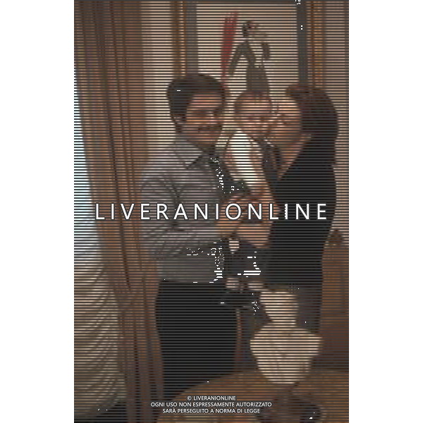 COL-RETROSPETTIVA MASSIMO DAPPORTO ATTORE NELLA FOTO MASSIMO DAPPORTO CON LA MOGLIE E IL FIGLIO AG ALDO LIVERANI SAS  