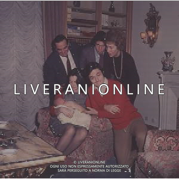 COL-RETROSPETTIVA MASSIMO DAPPORTO ATTORE NELLA FOTO MASSIMO DAPPORTO CON IL PADRE IN FAMIGLIA AG THEMA-AG ALDO LIVERANI SAS