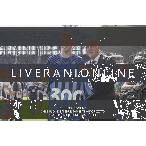 Antonio Percassi Chairman of Atalanta BC give present to Mario Pasalic of Atalanta BC for 300 games with Atalanta before Atalanta BC vs US Lecce, 3° Serie A Enilive 2025-26 game at New Balance stadium in Bergamo (BG), Italy, on September 14, 2025. (Photo by Davide Casentini) AG ALDO LIVERANI SAS