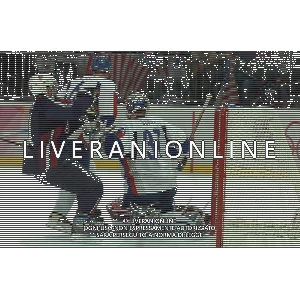 TORINO 18/02/2006 XX OLIMPIADI INVERNALI HOCKEY SU GHIACCIO MASCHILE USA-REBUBBLICA CECA NELLA FOTO ATTACCO USA PH GIGI ARCAINI/AG.ALDO LIVERANI