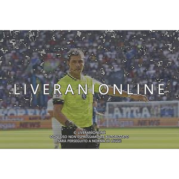 The Referee Gianluca Manganiello gestures during Atalanta BC vs US Lecce, 3° Serie A Enilive 2025-26 game at New Balance stadium in Bergamo (BG), Italy, on September 14, 2025. (Photo by Davide Casentini) AG ALDO LIVERANI SAS