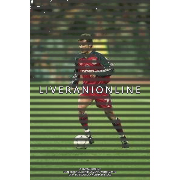 NEG-19-04-2000 MONACO DI BAVIERA QUARTI DI FINALE DI CHAMPIONS LEAGUE BAYERN MONACO-FC PORTO NELLA FOTO SCHOLL MEHMET AG ALDO LIVERANI SAS 