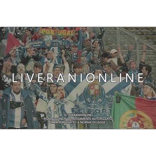 NEG-19-04-2000 MONACO DI BAVIERA QUARTI DI FINALE DI CHAMPIONS LEAGUE BAYERN MONACO-FC PORTO NELLA FOTO TIFOSI FC PORTO AG ALDO LIVERANI SAS