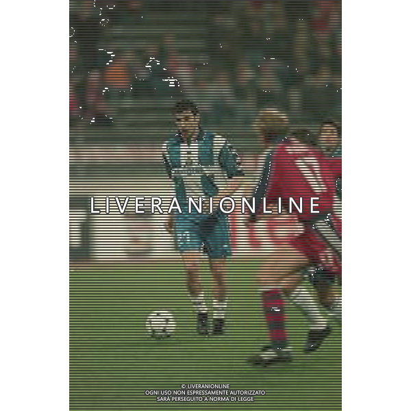 NEG-19-04-2000 MONACO DI BAVIERA QUARTI DI FINALE DI CHAMPIONS LEAGUE BAYERN MONACO-FC PORTO NELLA FOTO CAPUCHO AG ALDO LIVERANI SAS