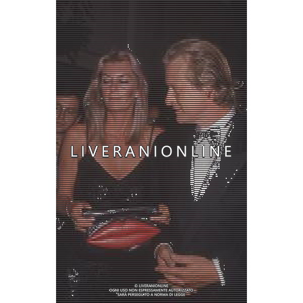 DIAP-RETROSPETTIVA RUTGER HAUER ATTORE NELLA FOTO RUTGER HAUER A CANNES NELL\'ANNO 1988 CONLA MOGLIE INEKE TEN KATE AG ALDO LIVERANI SAS