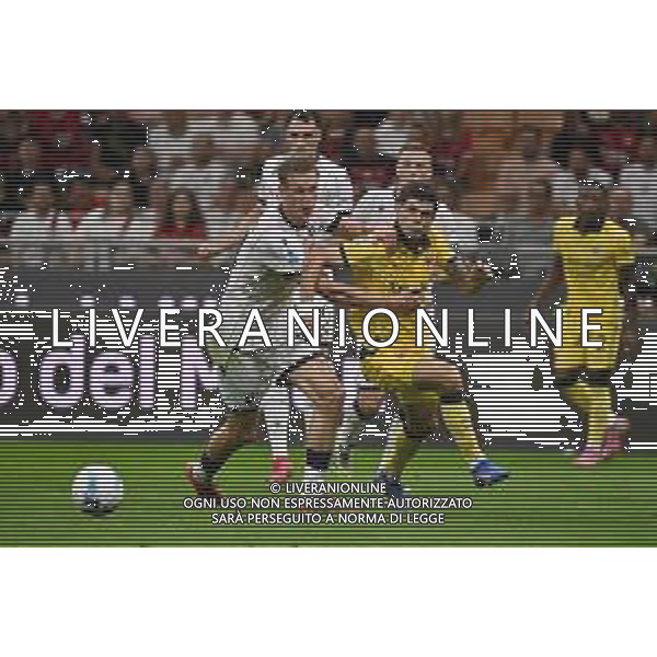Milan vs Bologna nella foto il contatto in area tra Torbjorn Heggem (Bologna) e Christian Mate Pulisic (Milan) giudicato regolare da arbitro e VAR Milano 14-09-2025 Stadio Giuseppe Meazza - San Siro Milan vs Bologna Campionato Serie A Enilive - 3a giornata foto Roberto Garavaglia/Agenzia Aldo Liverani sas