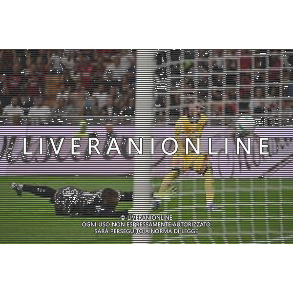 Milan vs Bologna nella foto Santiago Gimenez (Milan) occasione da gol colpisce il palo Milano 14-09-2025 Stadio Giuseppe Meazza - San Siro Milan vs Bologna Campionato Serie A Enilive - 3a giornata foto Roberto Garavaglia/Agenzia Aldo Liverani sas