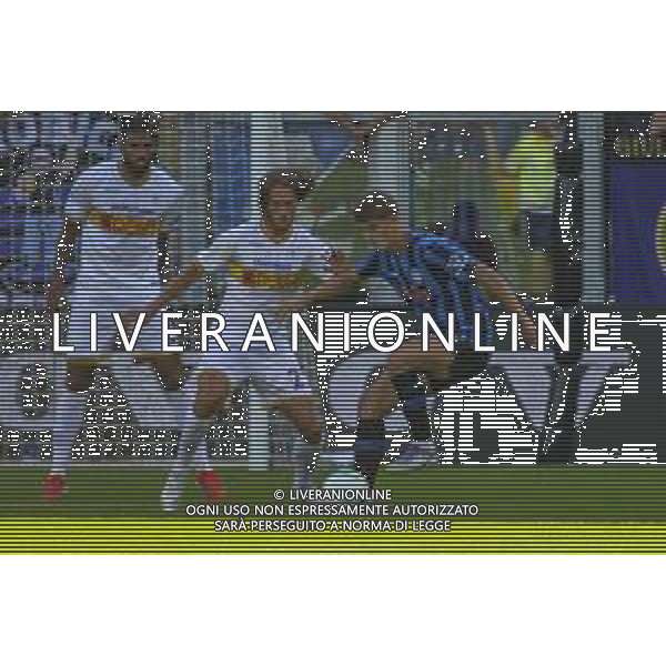 Charles De Ketelaere of Atalanta BC. battle for the ball with Antonino Gallo of US Lecce during Atalanta BC vs US Lecce, 3° Serie A Enilive 2025-26 game at New Balance stadium in Bergamo (BG), Italy, on September 14, 2025. (Photo by Davide Casentini) ©TVDC Davide Casentini - AGENZIA ALDO LIVERANI SAS