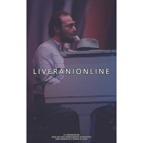 DIAP-RETROSPETTIVA ANTONELLO VENDITTI CANTANTE NELLA FOTO ANTONELLO VENDITTI NELL\'ANNO 1986 AG ALDO LIVERANI SAS