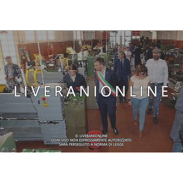 IMOLA 15 09 2025 PRIMO GIORNO DI SCUOLA,IL SALUTO DEL SINDACO MARCO PANIERI,DELL\'ASSESSORA ALLA CULTURA GIANNA GAMBETTI E DELLA REGIONE NELLE CLASSI DELLA NOSTRA CITTA\' NELLA FOTO SCUOLA SUPERIORE IPSIA SINDACO MARCO PANIERI,MARCO MACCIANTELLI PRESIDE ITIS E ASSESSORE GIANNA GAMBETTI ©SANNA - AGENZIA ALDO LIVERANI SAS