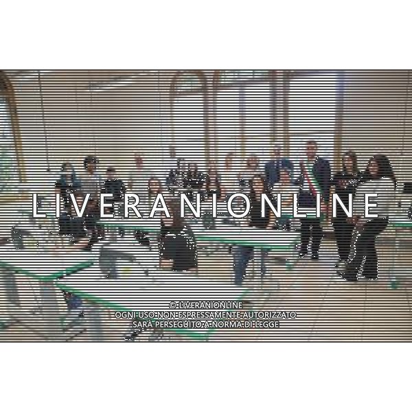 IMOLA 15 09 2025 PRIMO GIORNO DI SCUOLA,IL SALUTO DEL SINDACO MARCO PANIERI,DELL\'ASSESSORA ALLA CULTURA GIANNA GAMBETTI E DELLA REGIONE NELLE CLASSI DELLA NOSTRA CITTA\' NELLA FOTO SCUOLA SUPERIORE IPSIA LA CLASSE DEL NUOVO INDIRIZZO SCOLASTICO DI MODA PRESENTI SINDACO MARCO PANIERI , MARCO MMACIANTELLI PRESIDE ITIS,ASSESSORE GIANNA GAMBETTI ©SANNA - AGENZIA ALDO LIVERANI SAS