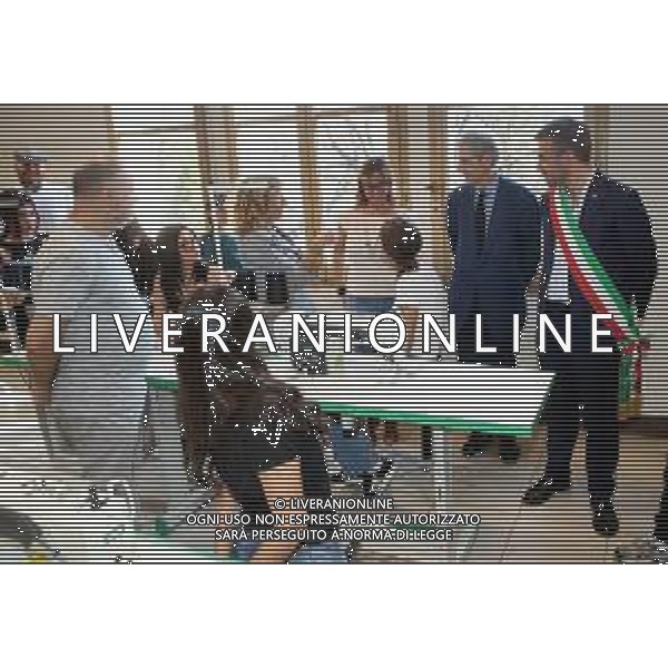 IMOLA 15 09 2025 PRIMO GIORNO DI SCUOLA,IL SALUTO DEL SINDACO MARCO PANIERI,DELL\'ASSESSORA ALLA CULTURA GIANNA GAMBETTI E DELLA REGIONE NELLE CLASSI DELLA NOSTRA CITTA\' NELLA FOTO SCUOLA SUPERIORE IPSIA LA CLASSE DEL NUOVO INDIRIZZO SCOLASTICO DI MODA PRESENTI SINDACO MARCO PANIERI , MARCO MMACIANTELLI PRESIDE ITIS,ASSESSORE GIANNA GAMBETTI ©SANNA - AGENZIA ALDO LIVERANI SAS