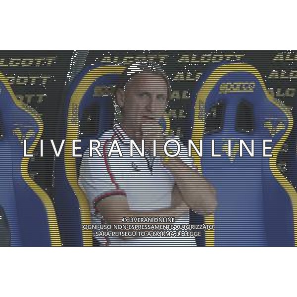 Davide Nicola Head Coach of US Cremonese during warms up before Hellas Verona FC vs US Cremonese, 3° Serie A Enilive 2025-26 game at Marcantonio Bentegodi stadium in Verona (VR), Italy, on September 15, 2025. (Photo by Davide Casentini)- AGENZIA ALDO LIVERANI SAS