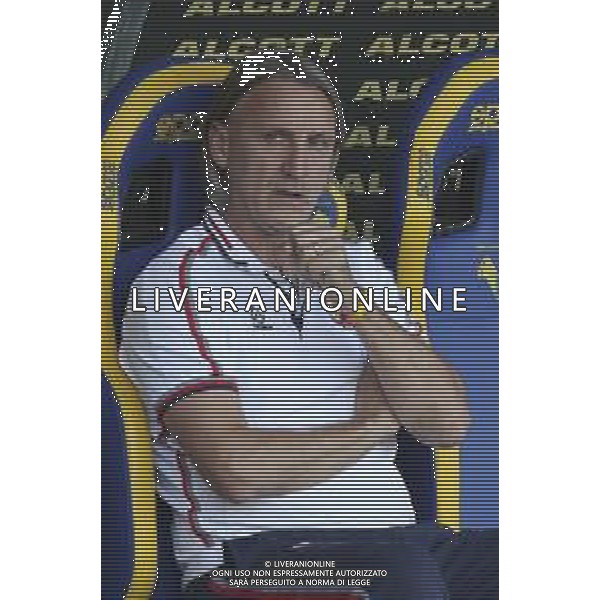 Davide Nicola Head Coach of US Cremonese during warms up before Hellas Verona FC vs US Cremonese, 3° Serie A Enilive 2025-26 game at Marcantonio Bentegodi stadium in Verona (VR), Italy, on September 15, 2025. (Photo by Davide Casentini)- AGENZIA ALDO LIVERANI SAS