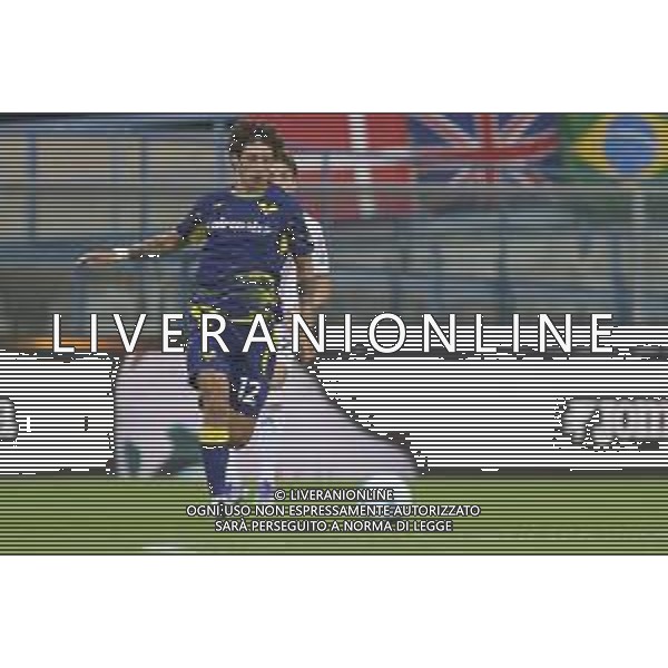Domagoj Bradaric of Hellas Verona FC play the ball during Hellas Verona FC vs US Cremonese, 3° Serie A Enilive 2025-26 game at Marcantonio Bentegodi stadium in Verona (VR), Italy, on September 15, 2025. (Photo by Davide Casentini)- AGENZIA ALDO LIVERANI SAS