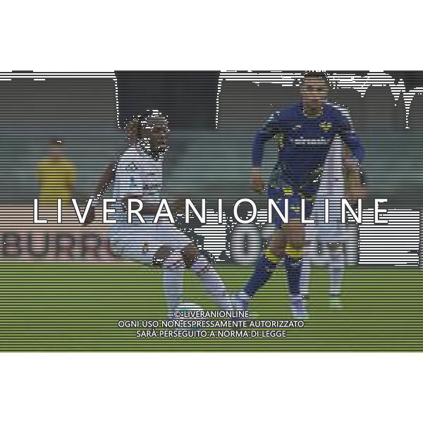 Warren Bondo of US Cremonese play the ball during Hellas Verona FC vs US Cremonese, 3° Serie A Enilive 2025-26 game at Marcantonio Bentegodi stadium in Verona (VR), Italy, on September 15, 2025. (Photo by Davide Casentini)- AGENZIA ALDO LIVERANI SAS
