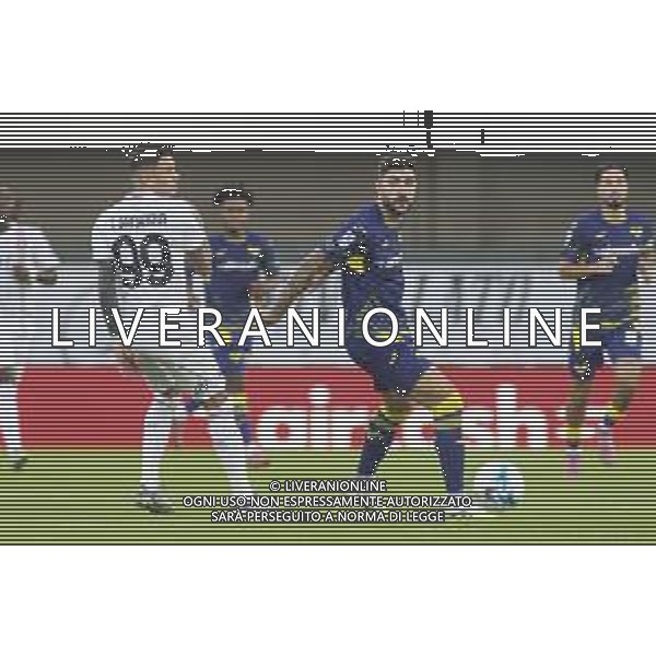 Unai Nunez of Hellas Verona FC competes for the ball with Arnaldo Antonio Sanabria Ayala of US Cremonese during Hellas Verona FC vs US Cremonese, 3° Serie A Enilive 2025-26 game at Marcantonio Bentegodi stadium in Verona (VR), Italy, on September 15, 2025. (Photo by Davide Casentini)- AGENZIA ALDO LIVERANI SAS