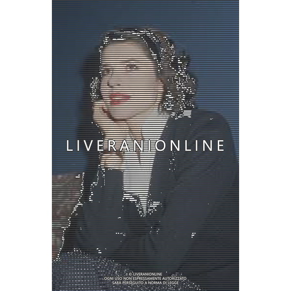 DIAP-RETROSPETTIVA FANNY ARDANT ATTRICE NELLA FOTO FANNY ARDANT IN TERRAZZA MARTINI A MILANO NELL\'ANNO 1982 AG ALDO LIVERANI SAS