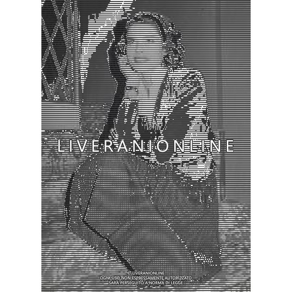 NEG-RETROSPETTIVA FANNY ARDANT ATTRICE NELLA FOTO FANNY ARDANT IN TERRAZZA MARTINI A MILANO NELL\'ANNO 1982 AG ALDO LIVERANI SAS