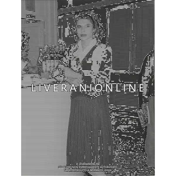 NEG-RETROSPETTIVA FANNY ARDANT ATTRICE NELLA FOTO FANNY ARDANT IN TERRAZZA MARTINI A MILANO NELL\'ANNO 1982 AG ALDO LIVERANI SAS