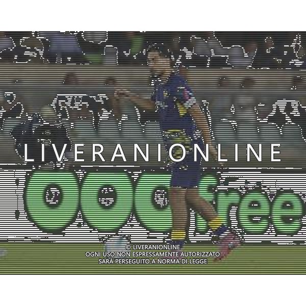 Suat Serdar of Hellas Verona FC play the ball during Hellas Verona FC vs US Cremonese, 3° Serie A Enilive 2025-26 game at Marcantonio Bentegodi stadium in Verona (VR), Italy, on September 15, 2025. (Photo by Davide Casentini)- AGENZIA ALDO LIVERANI SAS