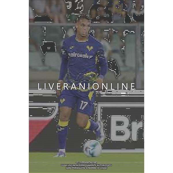 Giovane Santana do Nascimiento of Hellas Verona FC play the ball during Hellas Verona FC vs US Cremonese, 3° Serie A Enilive 2025-26 game at Marcantonio Bentegodi stadium in Verona (VR), Italy, on September 15, 2025. (Photo by Davide Casentini)- AGENZIA ALDO LIVERANI SAS