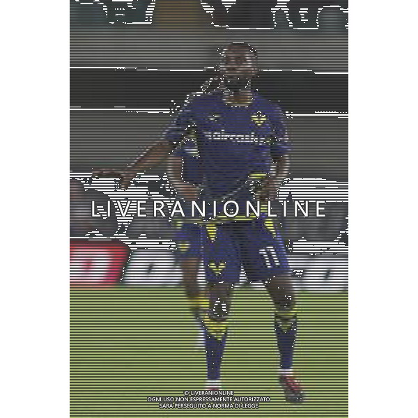 Jean-Daniel Akpa Akpro of Hellas Verona FC gestures during Hellas Verona FC vs US Cremonese, 3° Serie A Enilive 2025-26 game at Marcantonio Bentegodi stadium in Verona (VR), Italy, on September 15, 2025. (Photo by Davide Casentini)- AGENZIA ALDO LIVERANI SAS