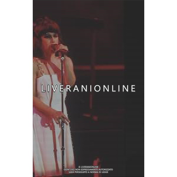 DIAP-RETROSPETTIVA MATIA BAZAR COMPLESSO MUSICALE NELLA FOTO IL COMPLESSO DEI MATIA BAZAR CON ANTONELLA RUGGIERO NELL\'ANNO 1989  AG ALDO LIVERANI SAS 