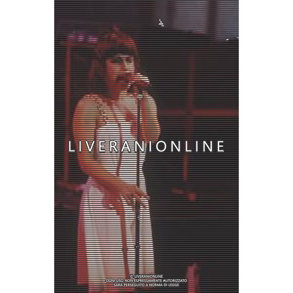 DIAP-RETROSPETTIVA MATIA BAZAR COMPLESSO MUSICALE NELLA FOTO IL COMPLESSO DEI MATIA BAZAR CON ANTONELLA RUGGIERO NELL\'ANNO 1989  AG ALDO LIVERANI SAS 