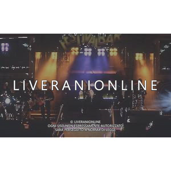 DIAP-RETROSPETTIVA MATIA BAZAR COMPLESSO MUSICALE NELLA FOTO IL COMPLESSO DEI MATIA BAZAR CON LAURA VALENTE NELL\'ANNO 1993 AL FESTIVALBAR AG ALDO LIVERANI SAS  