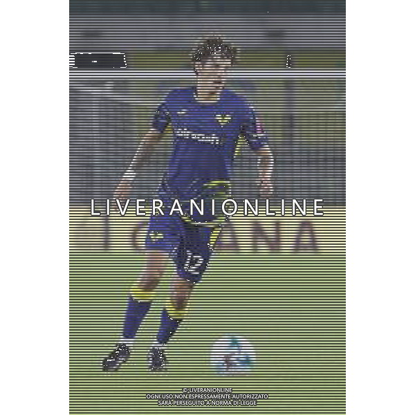 Domagoj Bradaric of Hellas Verona FC play the ball during Hellas Verona FC vs US Cremonese, 3° Serie A Enilive 2025-26 game at Marcantonio Bentegodi stadium in Verona (VR), Italy, on September 15, 2025. (Photo by Davide Casentini)