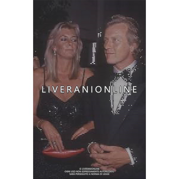 DIAP-RETROSPETTIVA RUTGER HAUER ATTORE NELLA FOTO RUTGER HAUER CONLA MOGLIE INEKE TEN KATE A CANNES NELL\'ANNO 1988  AG ALDO LIVERANI SAS 