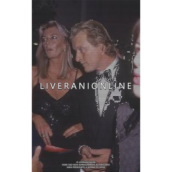 DIAP-RETROSPETTIVA RUTGER HAUER ATTORE NELLA FOTO RUTGER HAUER CONLA MOGLIE INEKE TEN KATE A CANNES NELL\'ANNO 1988  AG ALDO LIVERANI SAS 