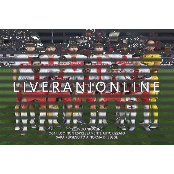 TVRG Como vs Genoa nella foto formazione Genoa, in piedi da SX Patrizio Masini (Genoa), Ruslan Malinovskyj (Genoa), Lorenzo Colombo (Genoa), Leo Skiri Ostigard (Genoa), Brooke Norton-Cuffy (Genoa) e Nicola Leali (Genoa); in basso da SX Mikael Egill Ellertsson (Genoa), Morten Frendrup (Genoa), Stefano Sabelli (Genoa), Aaron Martin Caricol (Genoa) e Johan Felipe Vasquez (Genoa) Como 15-09-2025 Stadio Giuseppe Sinigaglia Como vs Genoa Campionato Serie A Enilive - 3a giornata foto Roberto Garavaglia/Agenzia Aldo Liverani sas