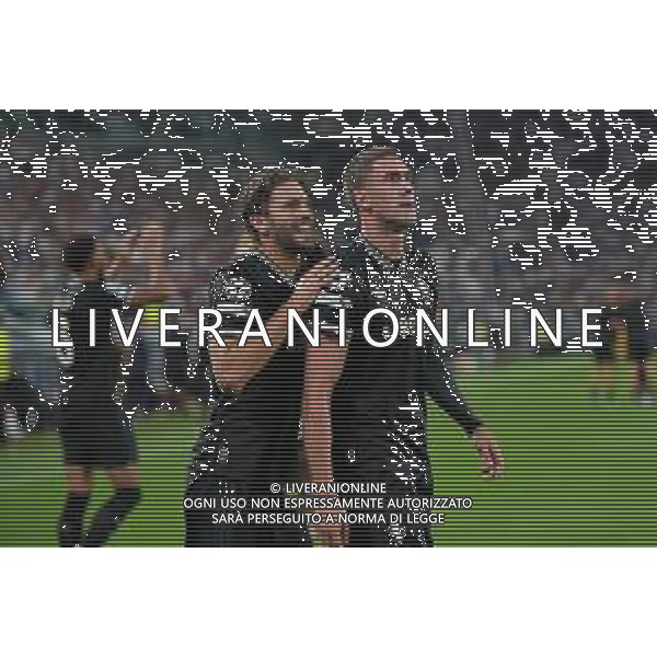 Torino 16.09.2025 Allianz Stadium TVAF-©Alessandro Falzone/Ag. Aldo Liverani sas Juventus vs Borussia Dortmund Uefa Champions League 2025/2026 1a giornata Nella foto: Vlahovic festeggiato per l\'assist del 4 gol della juve ©TVAF Alessandro Falzone - AGENZIA ALDO LIVERANI SAS