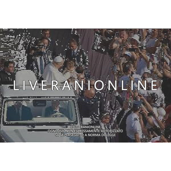 Citta’ del Vaticano - Piazza San Pietro Roma 17.09.2025 Udienza Generale di Sua Santita’ Papa Leone XIV Nella foto: Papa Leone XIV tra i fedeli Foto Credit: Andrea Bracaglia - AGENZIA ALDO LIVERANI SAS