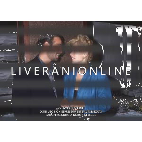 DIAP-RETROSPETTIVA NANCY BRILLI ATTRICE NELLA FOTO NANCY BRILLI CON MASSIMO GHINI A MILANO NELL\'ANNO 1988 FOTO JAMES SAVOIA-AG ALDO LIVERANI SAS  