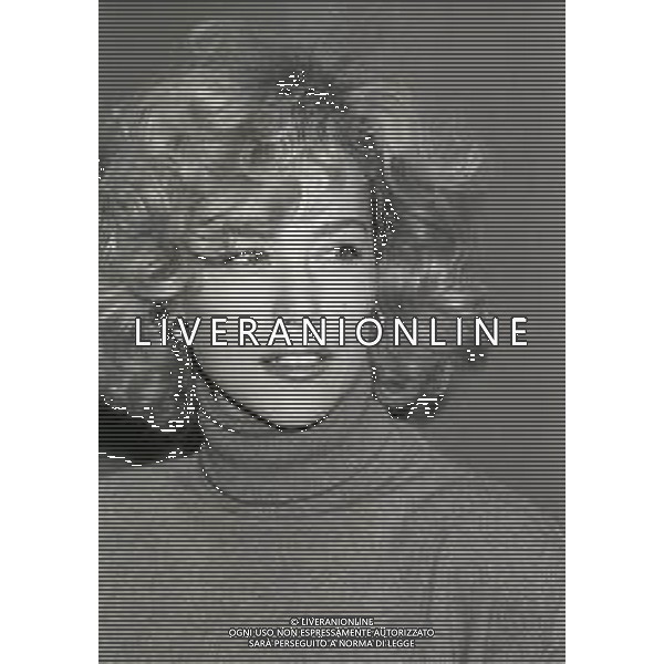 NEG-RETROSPETTIVA NANCY BRILLI ATTRICE NELLA FOTO NANCY BRILLI A MILANO IN TERRAZZA MARTINI NELL\'ANNO 1989 AG ALDO LIVERANI SAS 