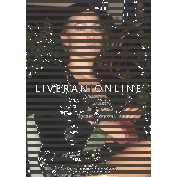 DIAP-RETROSPETTIVA NANCY BRILLI ATTRICE NELLA FOTO NANCY BRILLI A MILANO CON MASSIMO GHINI NELL\'ANNO 1990 AG ALDO LIVERANI SAS