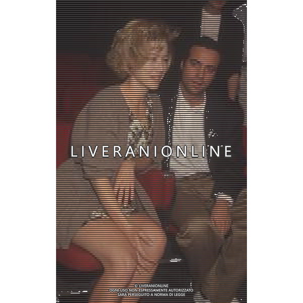 DIAP-RETROSPETTIVA NANCY BRILLI ATTRICE NELLA FOTO NANCY BRILLI CON MASSIMO GHINI PRESENTAZIONE DEL FILM “ITALIA -GERMANIA 4-3“A MILANO NELL\'ANNO 1990 AG ALDO LIVERANI SAS 