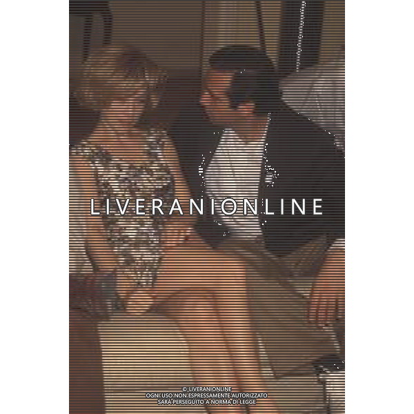 DIAP-RETROSPETTIVA NANCY BRILLI ATTRICE NELLA FOTO NANCY BRILLI CON MASSIMO GHINI PRESENTAZIONE DEL FILM “ITALIA -GERMANIA 4-3“A MILANO NELL\'ANNO 1990 AG ALDO LIVERANI SAS 