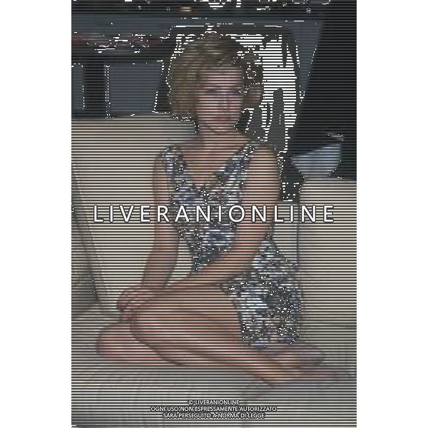 DIAP-RETROSPETTIVA NANCY BRILLI ATTRICE NELLA FOTO NANCY BRILLI PRESENTAZIONE DEL FILM “ITALIA -GERMANIA 4-3“A MILANO NELL\'ANNO 1990 AG ALDO LIVERANI SAS 