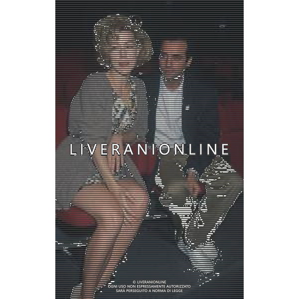 DIAP-RETROSPETTIVA NANCY BRILLI ATTRICE NELLA FOTO NANCY BRILLI CON MASSIMO GHINI PRESENTAZIONE DEL FILM “ITALIA -GERMANIA 4-3“A MILANO NELL\'ANNO 1990 AG ALDO LIVERANI SAS 